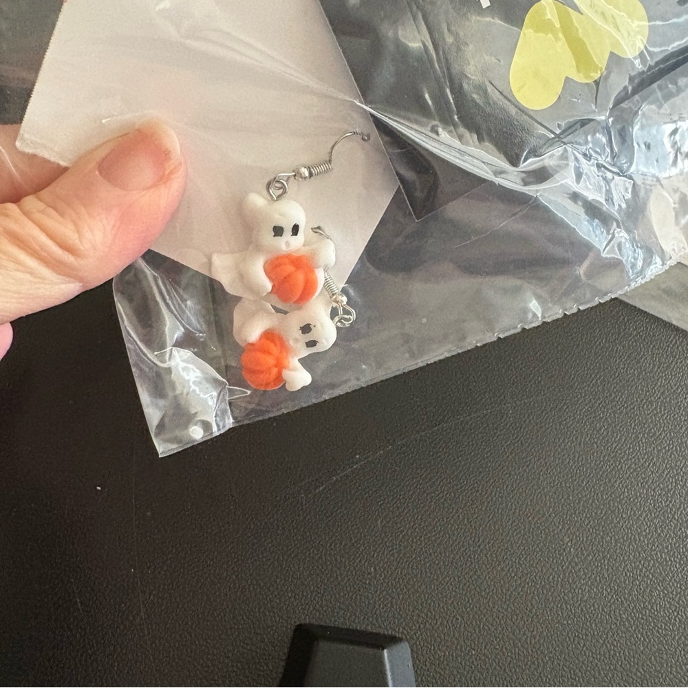 Ghost earrings with pumpkins